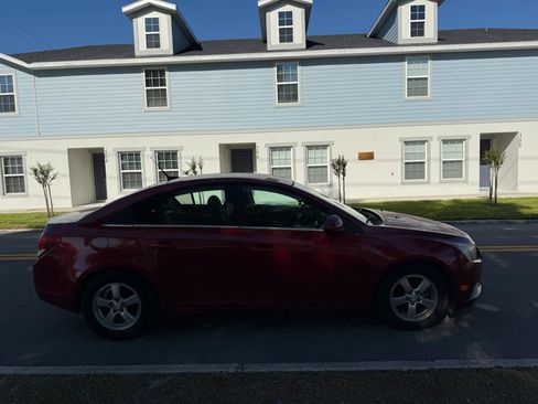 Used 2013 Chevrolet Cruze LT w/ Technology Package FWD image 4
