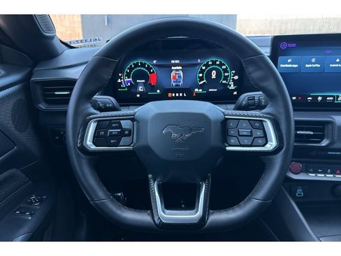 Used 2025 Ford Mustang Coupe RWD image 32