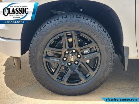 Used 2026 Chevrolet Silverado 1500 Custom w/ Turbomax Blackout Package AWD/4WD image 13