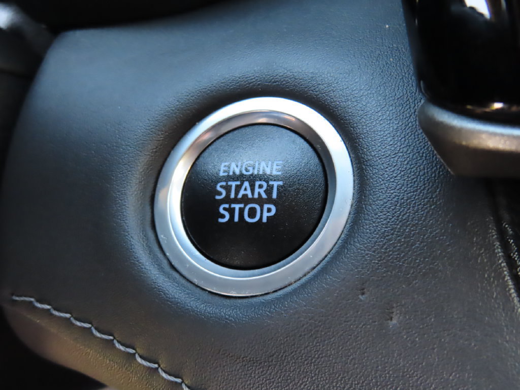 Used 2021 Toyota Highlander XLE AWD/4WD image 14