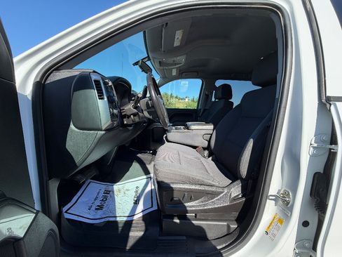 Used 2018 Chevrolet Silverado 1500 LT w/ All Star Edition AWD/4WD image 2