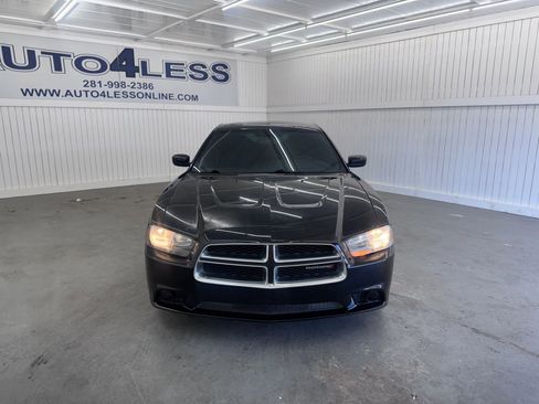 Used 2014 Dodge Charger SE w/ Connectivity Group image 2