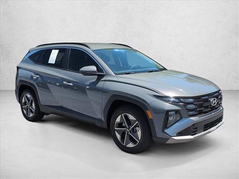 Used 2025 Hyundai Tucson SEL FWD image 3