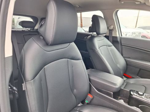 Used 2024 Kia Sportage EX FWD image 25