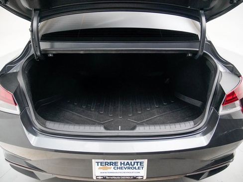 Used 2022 Hyundai Elantra SEL w/ Convenience + Premium Package image 9