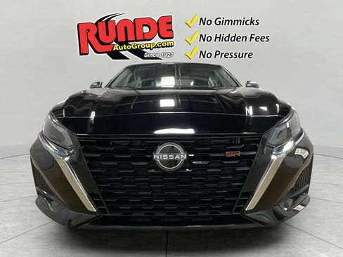 Used 2024 Nissan Altima 2.5 SV FWD image 17