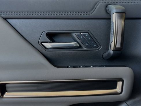 New 2025 GMC Hummer EV 2X w/ Extreme Off-Road Package image 8