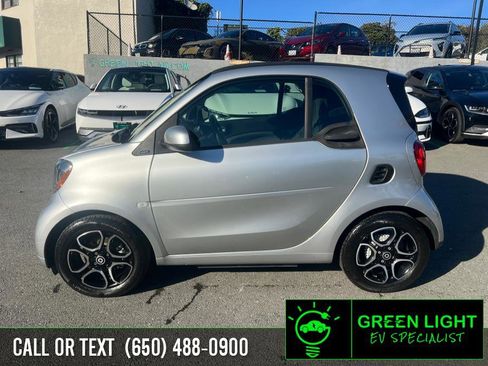 Used 2018 smart fortwo electric drive image 9