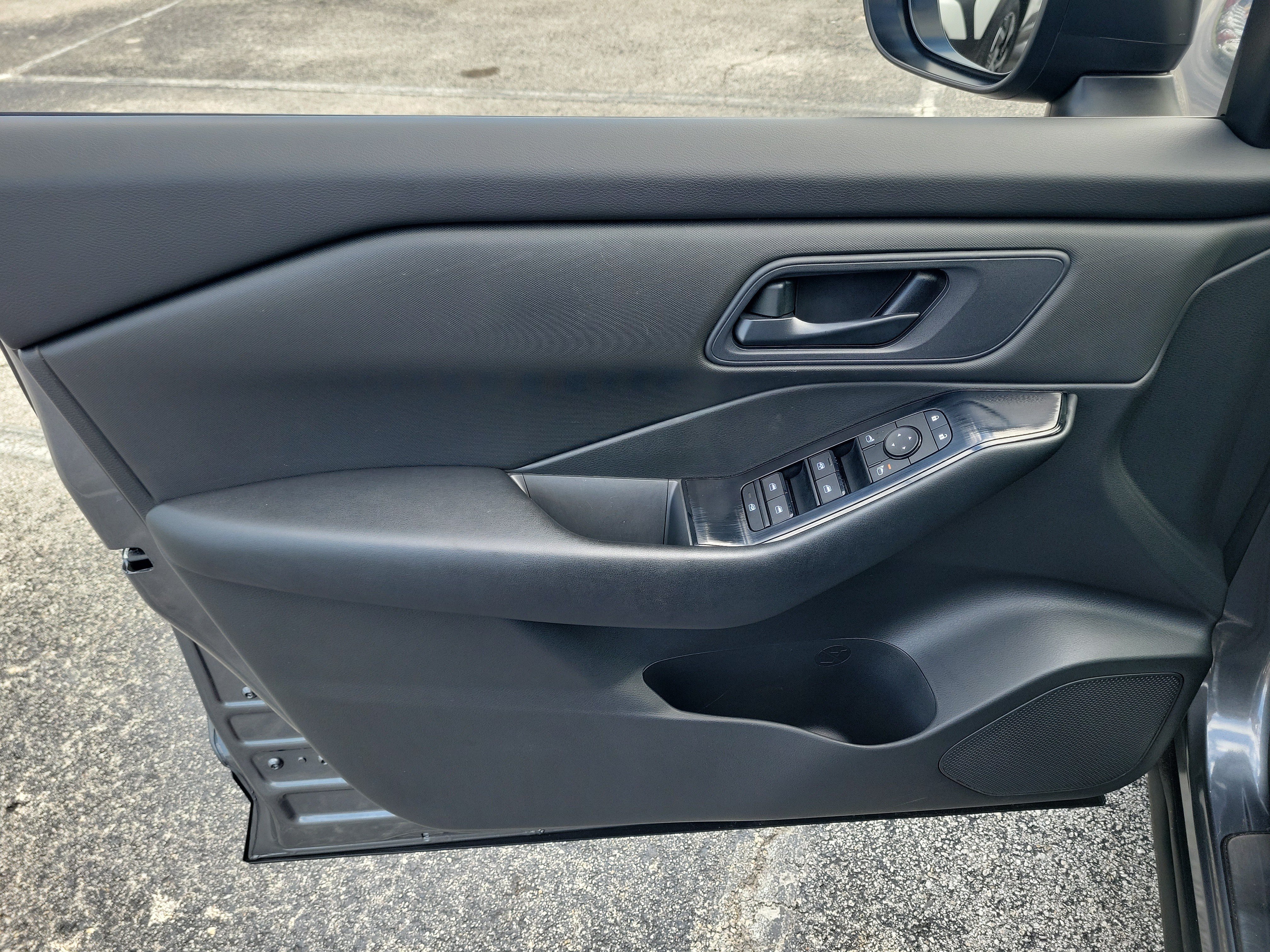 Certified 2024 Nissan Rogue S FWD image 9