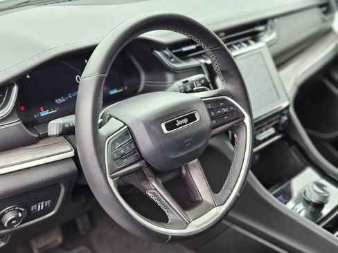 Used 2022 Jeep Grand Cherokee Limited image 18