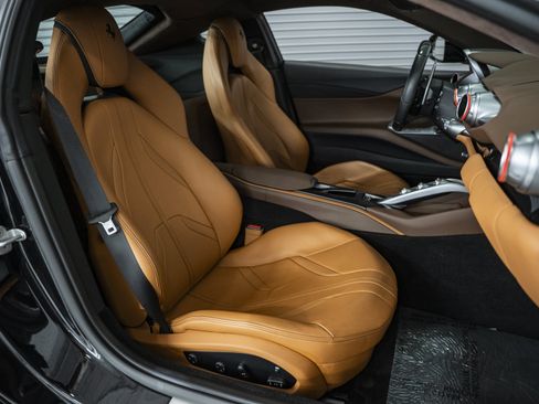 Used 2019 Ferrari 812 Superfast RWD image 27