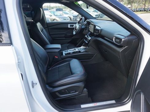 Used 2023 Ford Explorer ST-Line w/ Class IV Trailer Tow Package image 3