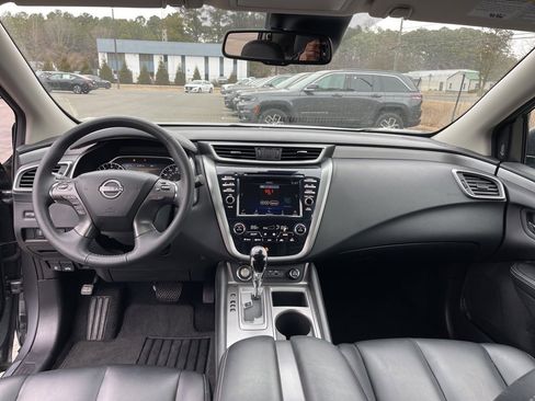 Used 2023 Nissan Murano SV image 8