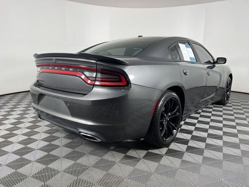 Used 2018 Dodge Charger SXT w/ Blacktop Package image 10