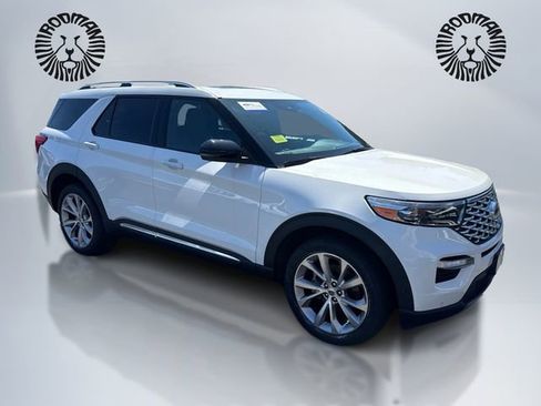 Certified 2022 Ford Explorer Platinum w/ Equipment Group 601A image 3