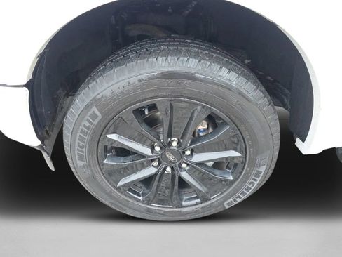 Used 2020 Ford F150 Lariat w/ Equipment Group 502A Luxury AWD/4WD image 10