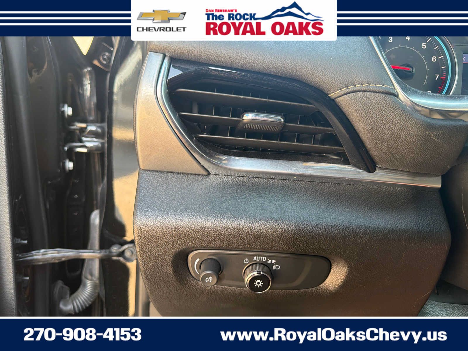 Used 2023 Chevrolet Traverse LT w/ LT Premium Package AWD/4WD image 20