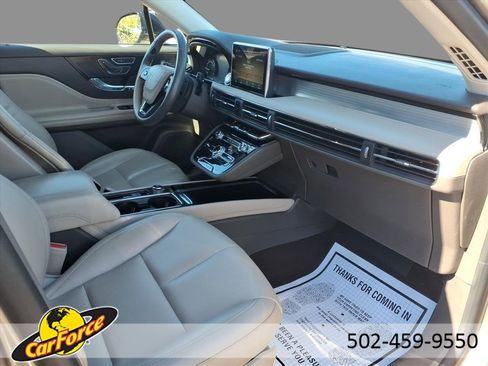 Used 2021 Lincoln Corsair AWD image 12