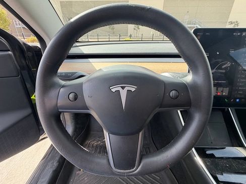 Used 2020 Tesla Model 3 Standard Range Plus RWD image 12