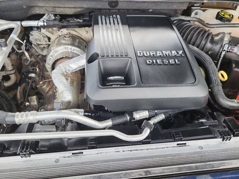 Used 2021 Chevrolet Silverado 1500 RST AWD/4WD image 18