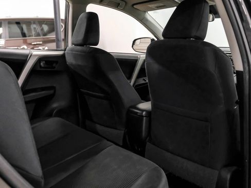 Used 2017 Toyota RAV4 LE FWD image 31