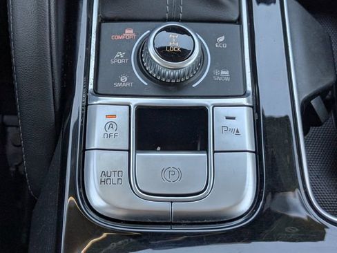 Certified 2024 Kia Telluride EX w/ EX Captain's Chair Package image 35