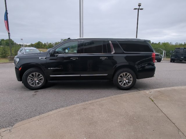 Used 2023 GMC Yukon XL Denali AWD/4WD image 30