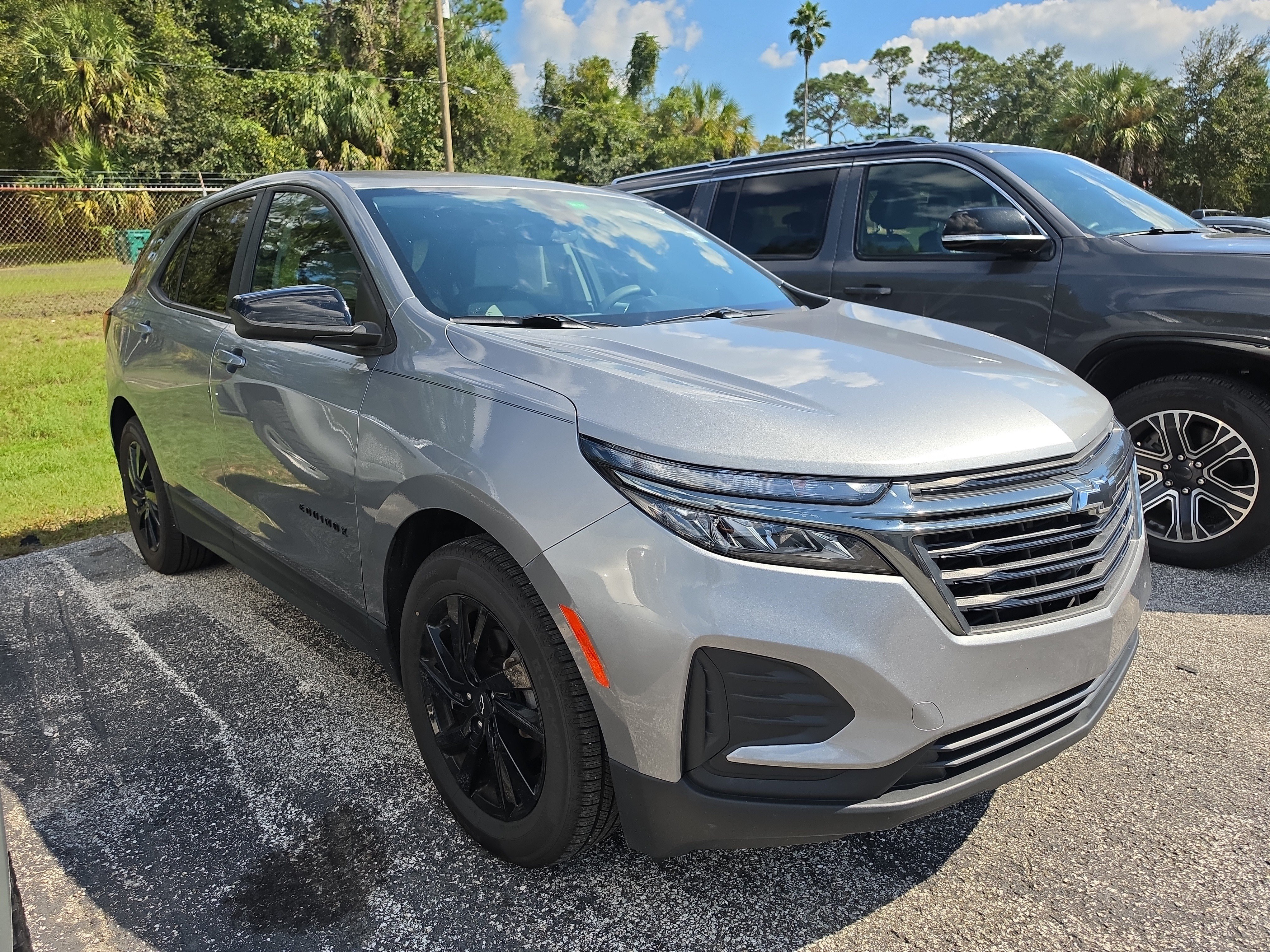 Used 2023 Chevrolet Equinox LS w/ LS Convenience Package FWD image 1