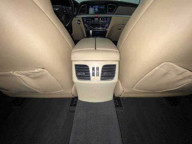 Used 2015 Hyundai Genesis 3.8 RWD image 28