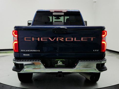 Used 2020 Chevrolet Silverado 2500 LTZ w/ LTZ Plus Package image 6