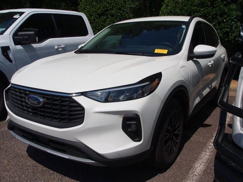 Certified 2025 Ford Escape SE FWD image 4
