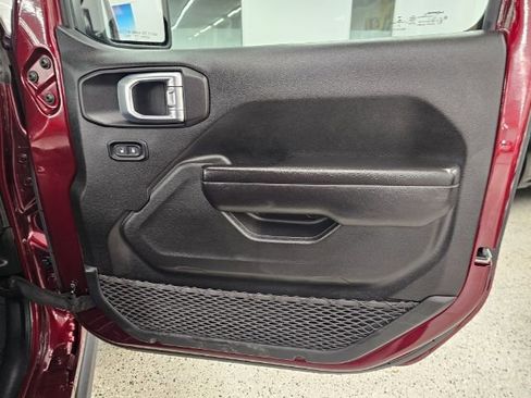 Used 2021 Jeep Gladiator Sport image 29