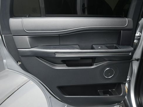 Certified 2023 Ford Expedition XLT image 8