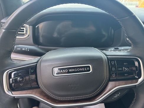 Used 2023 Jeep Grand Wagoneer Series II image 15