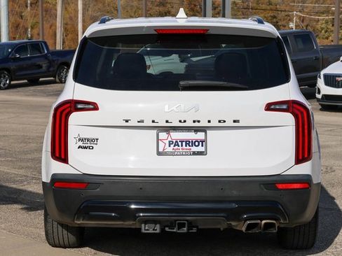 Used 2022 Kia Telluride SX w/ SX Prestige Package image 4