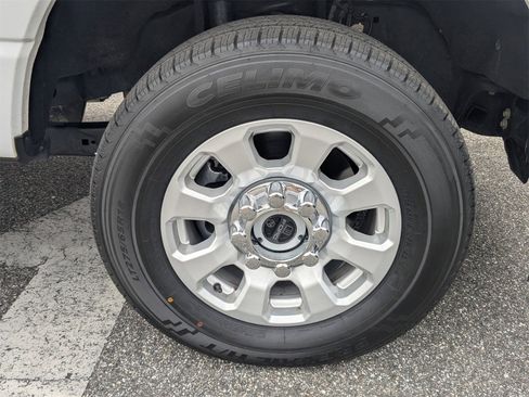 Used 2024 Ford F250 XLT image 11