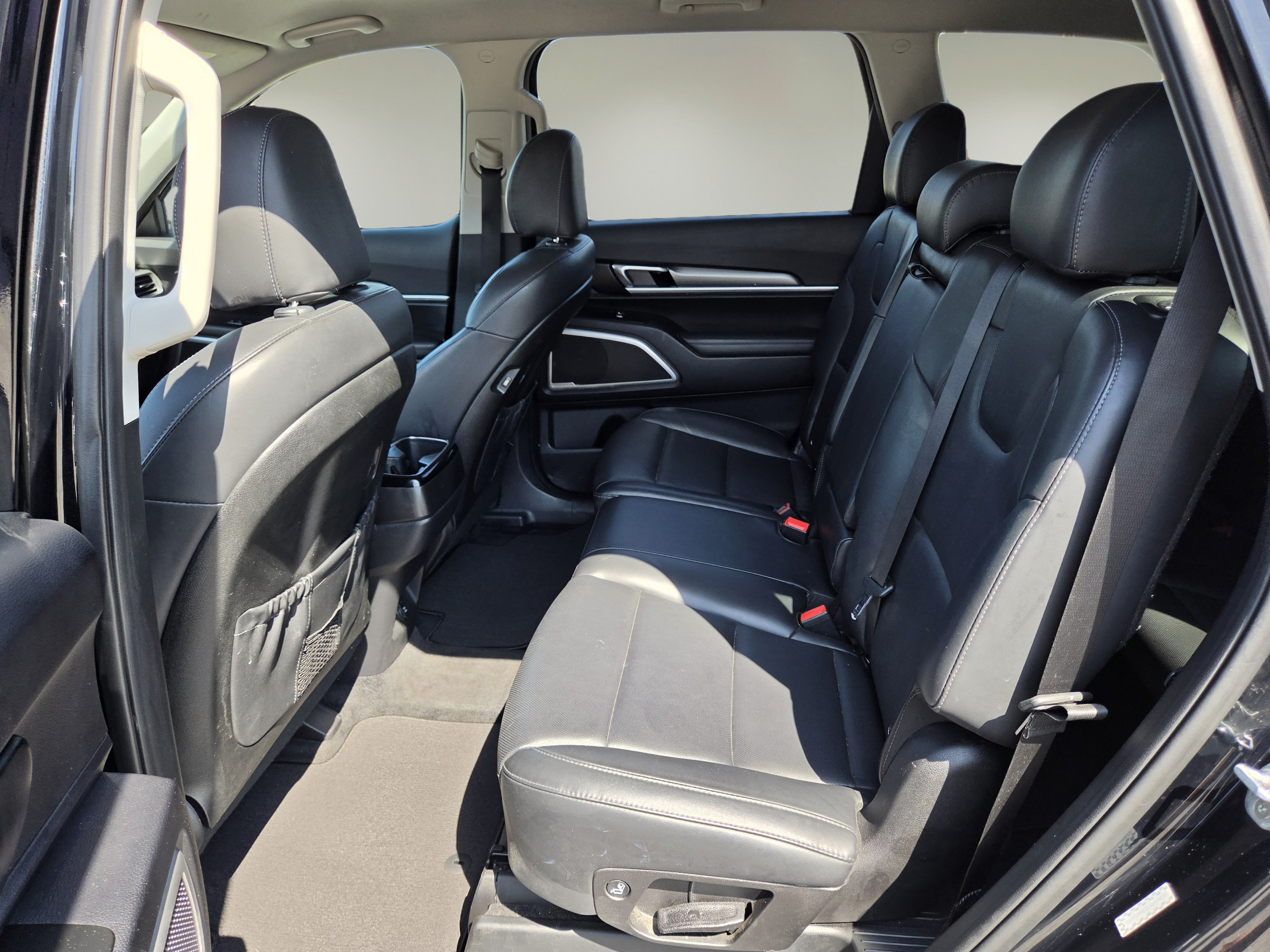 Used 2020 Kia Telluride LX FWD image 11