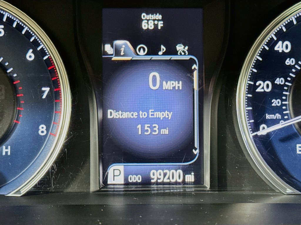 Used 2015 Toyota Camry XLE w/ Moonroof Package FWD image 20