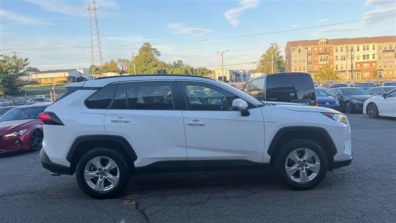 Used 2020 Toyota RAV4 XLE w/ Convenience Package FWD image 3