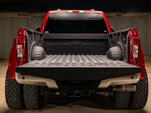 Used 2022 Ford F450 XLT w/ XLT Premium Package image 9