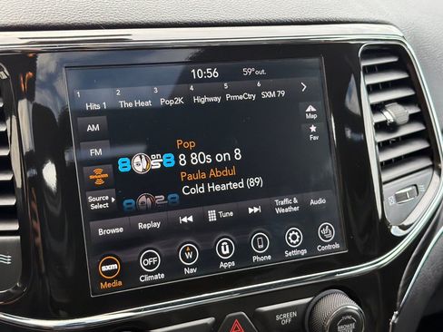 Used 2021 Jeep Grand Cherokee Limited w/ Luxury Group II image 19