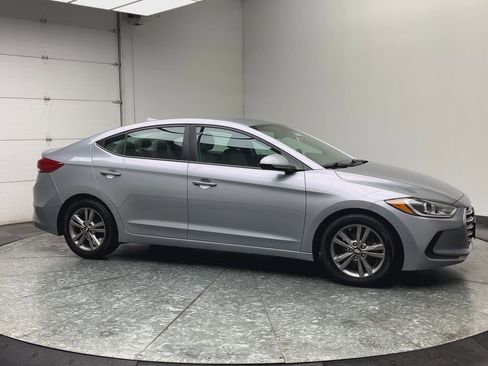 Used 2017 Hyundai Elantra SE FWD image 33
