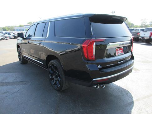 Used 2024 GMC Yukon XL Denali w/ Denali Reserve Package AWD/4WD image 9