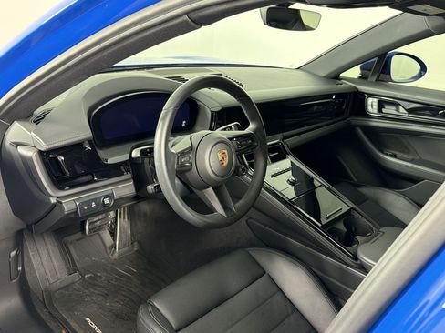Certified 2025 Porsche Panamera image 4