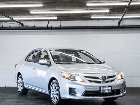 Used 2012 Toyota Corolla LE FWD image 7