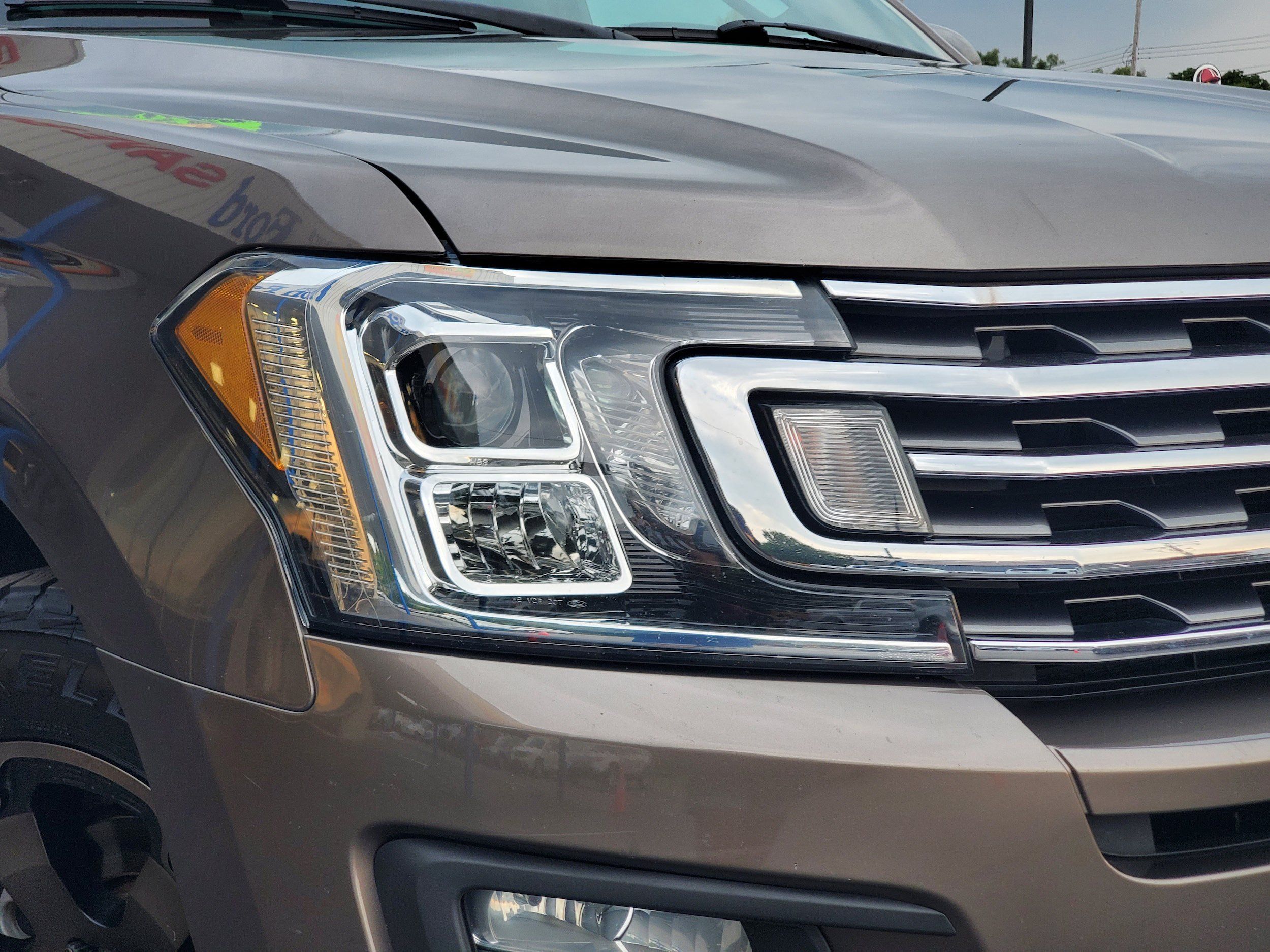 Used 2019 Ford Expedition XLT w/ Equipment Group 201A AWD/4WD image 6