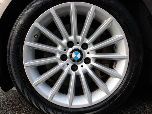 Used 2011 BMW 535i xDrive Sedan image 19