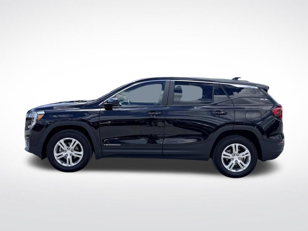 Used 2024 GMC Terrain SLE AWD/4WD image 3