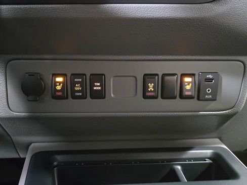 Used 2021 Nissan NV 3500 SL image 24