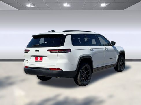 New 2025 Jeep Grand Cherokee L Altitude image 7
